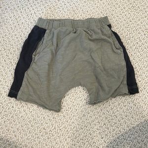 Joan love 2T shorts